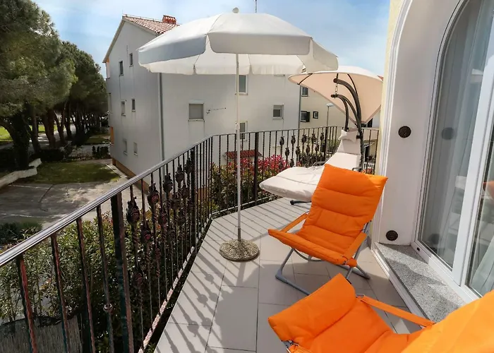 Apartments Dora
